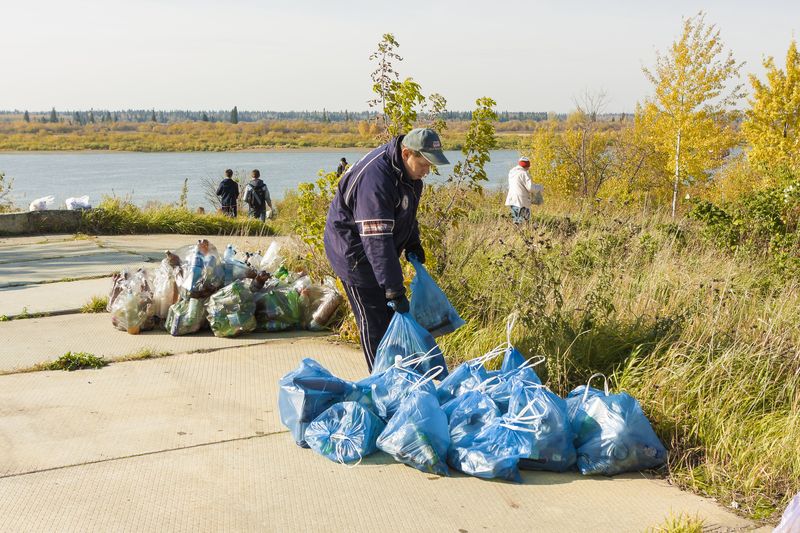 В экологической акции «Чистый берег» приняли участие 120 северчан