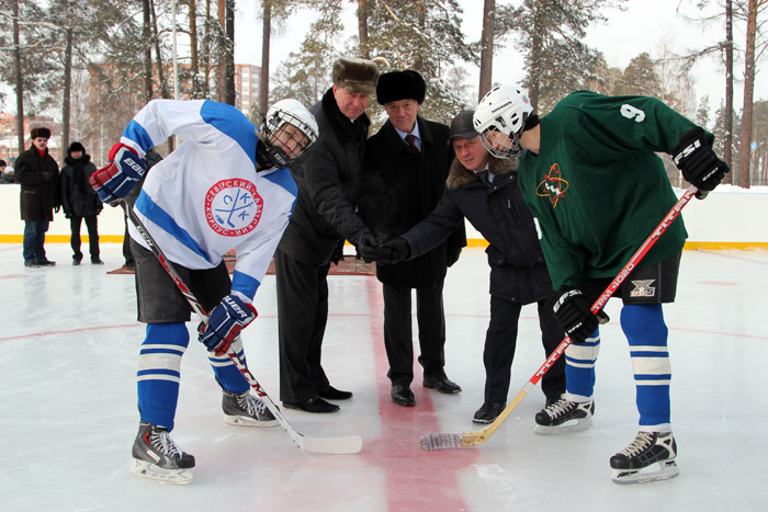 Открытие хоккейной площадки Северск