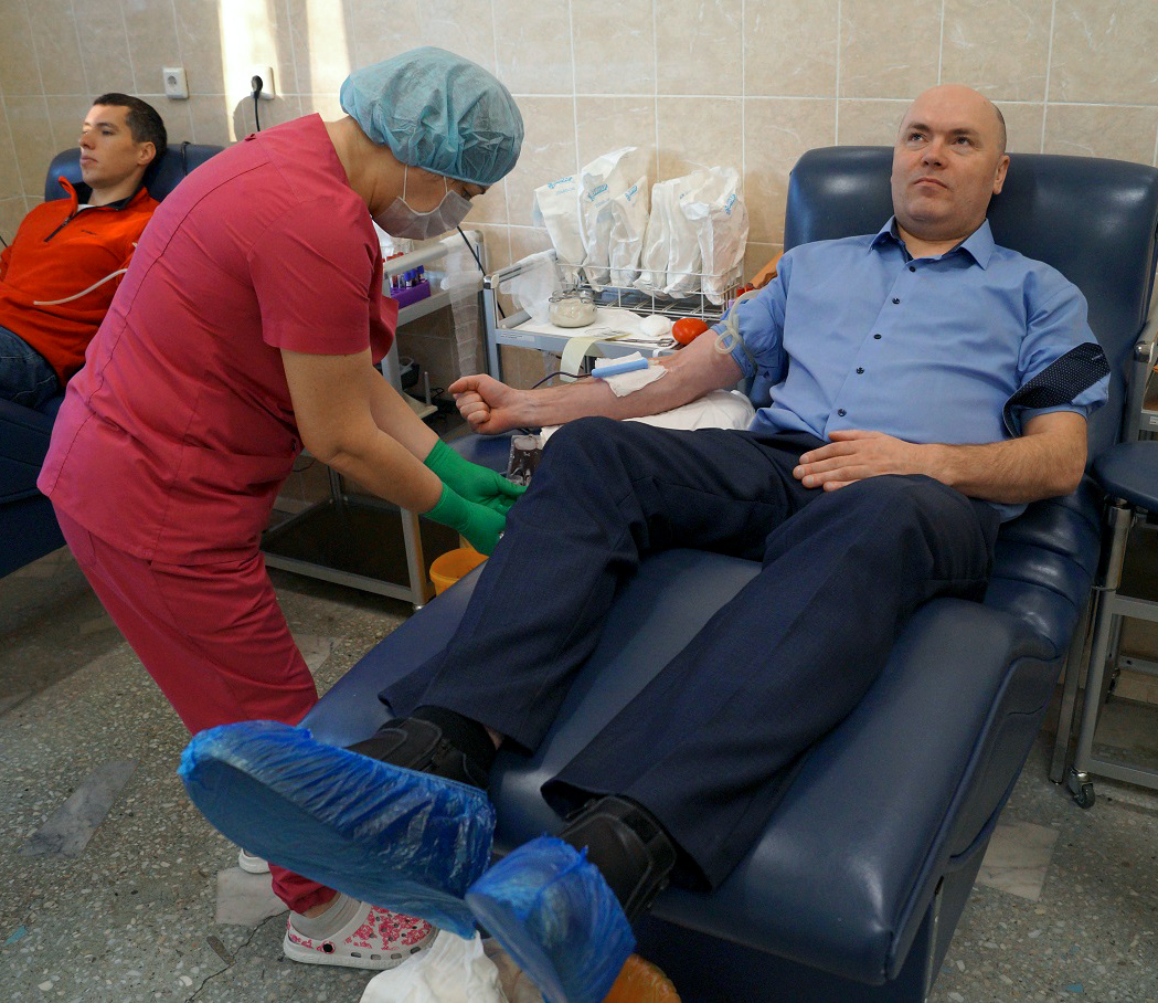 Сотрудники СХК стали донорами крови и костного мозга